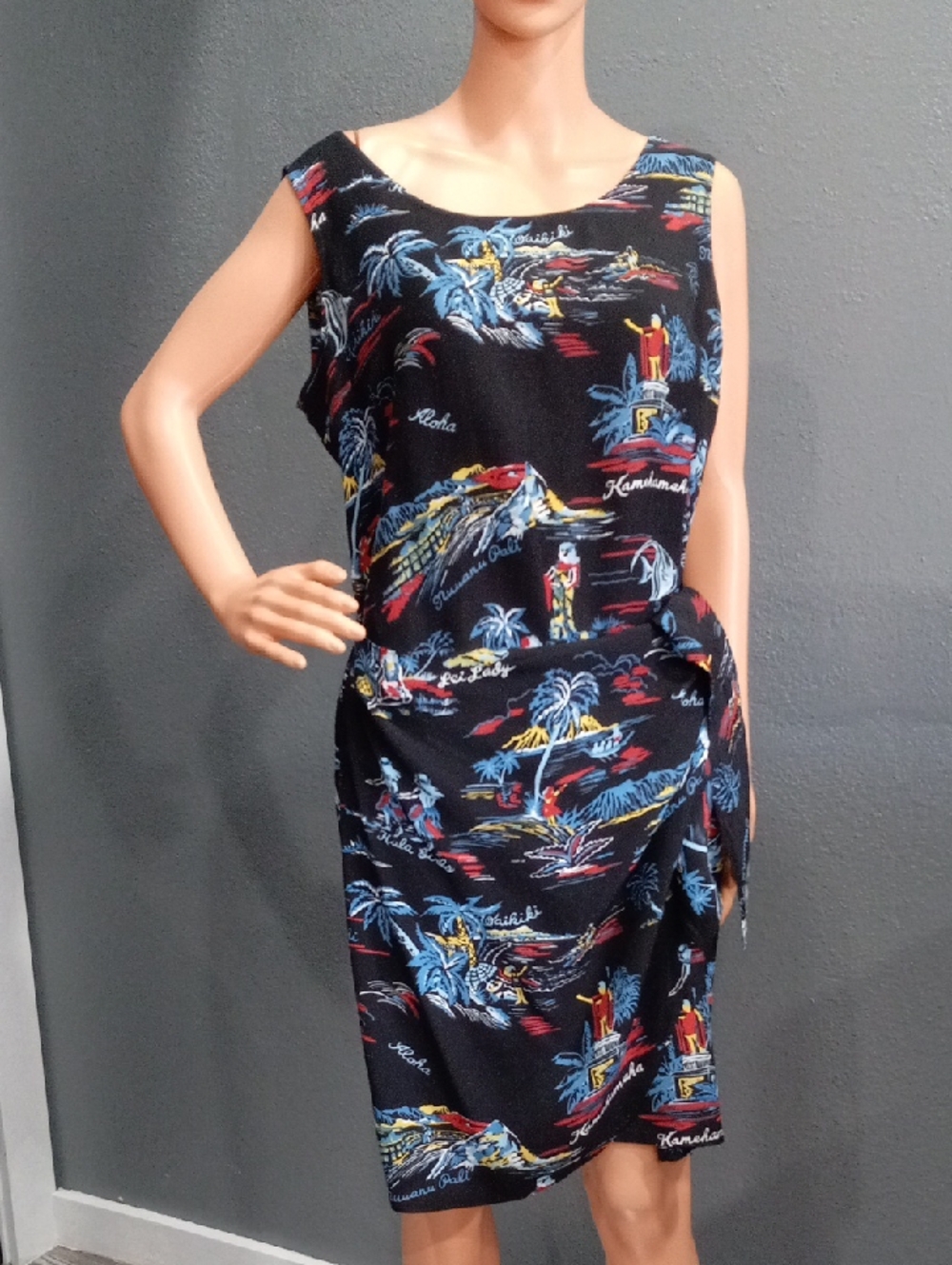 The Hawaiin Original Hilo Hattie Faux Wrap Sleevess Dress Tropical Print